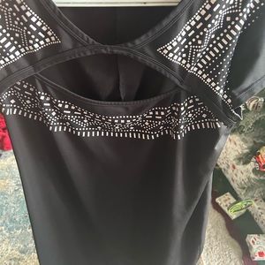 It is a women dress xxl no name brand on the dress